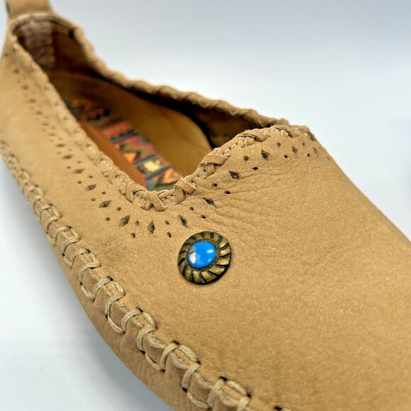 HUSH PUPPIES 57919 Suede Slip-On Moccasin Flats~Aztec Southwest~Tan~Women Sz 6W - Picture 7 of 10